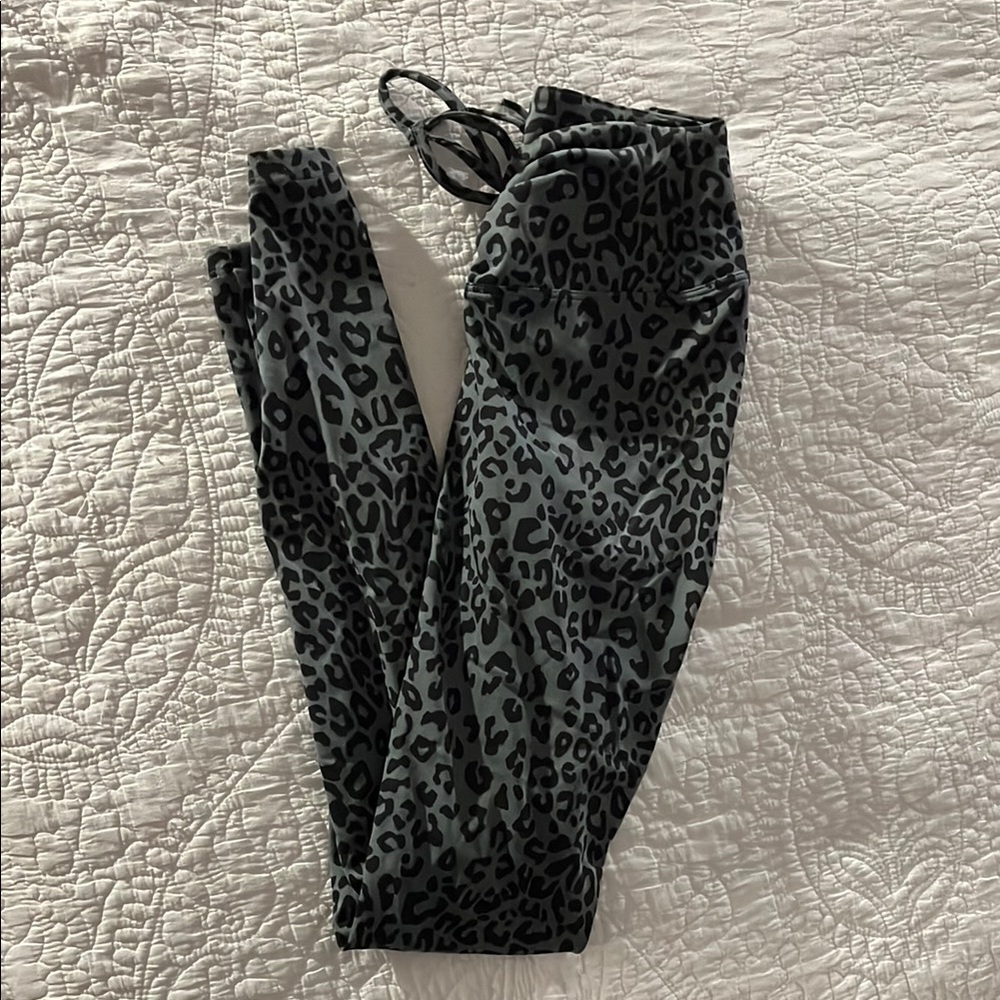 PINK Leopard Print Leggings